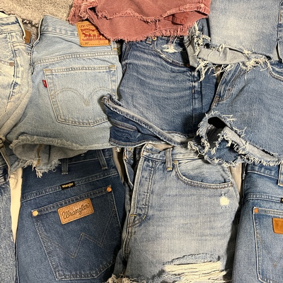 Bundle of denim shorts (wrangler, abercrombie, Levi’s) - Picture 2 of 2